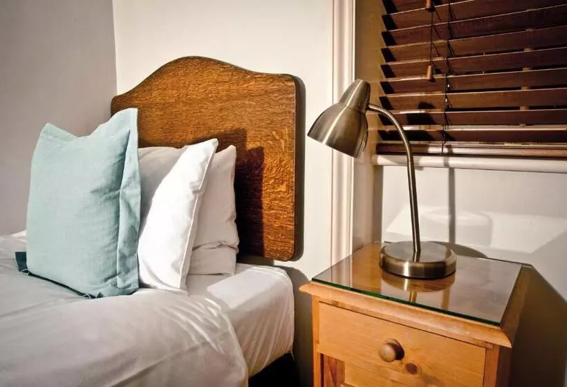 اتاق اکونومی یک تخته, Brighton House