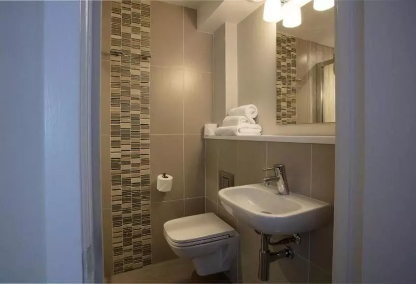 اتاق استاندارد با بالکن, Brighton House