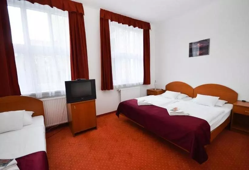 اتاق استاندارد سه نفره, Broadway City Guesthouse