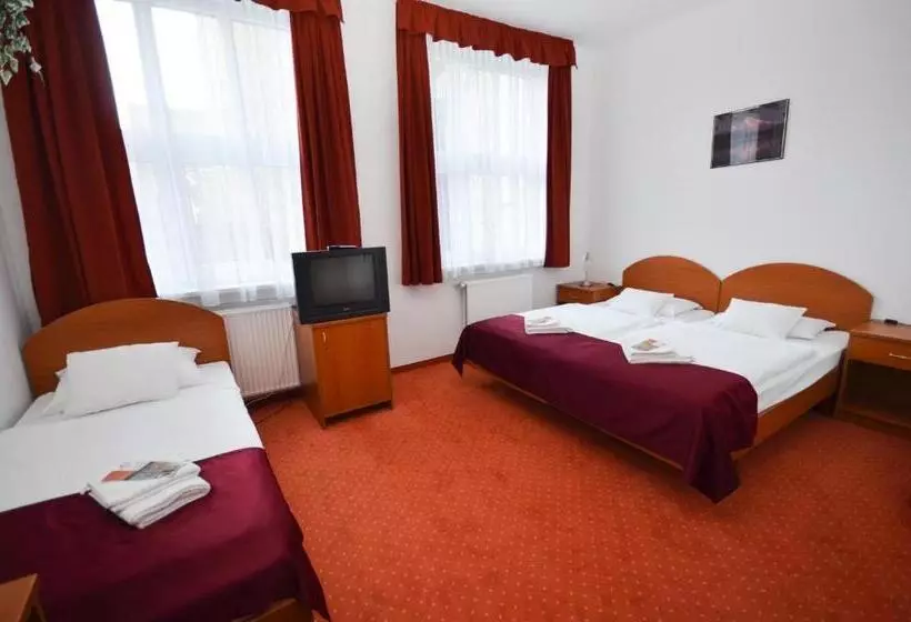 اتاق استاندارد سه نفره, Broadway City Guesthouse