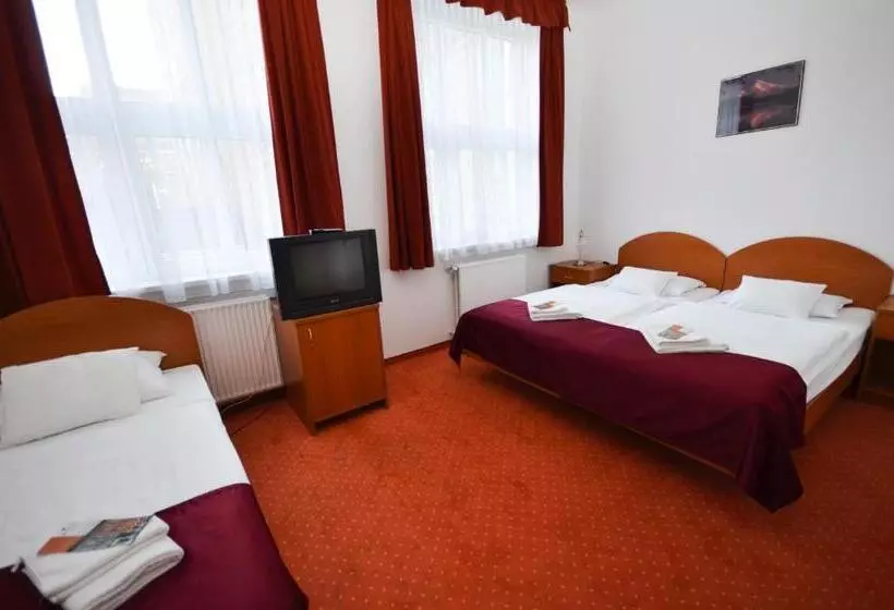 اتاق استاندارد سه نفره, Broadway City Guesthouse