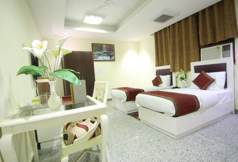 デラックスルーム, Castle Blue New Delhi Near Igi Airport