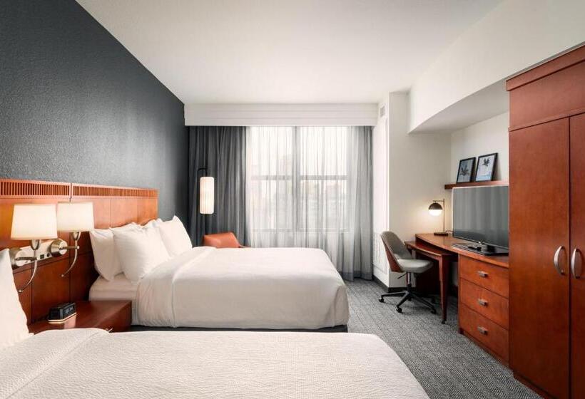 스탠다드 룸, Courtyard By Marriott St. Petersburg Downtown