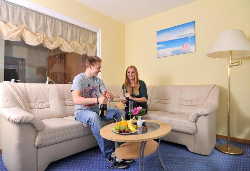 海の見えるコンフォートルーム, Hansa