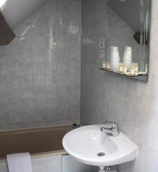 اتاق خانوادگی, Hôtel République