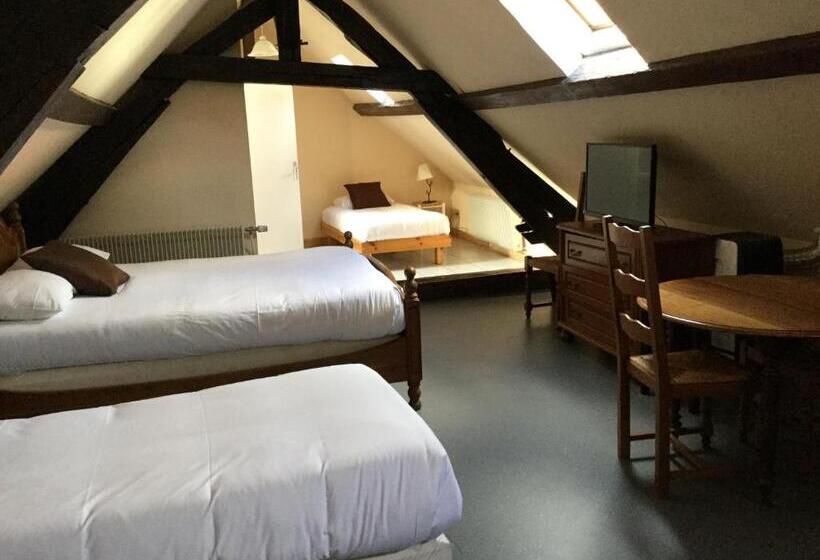 اتاق خانوادگی, Hôtel République