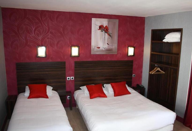 اتاق استاندارد سه نفره, Hôtel République