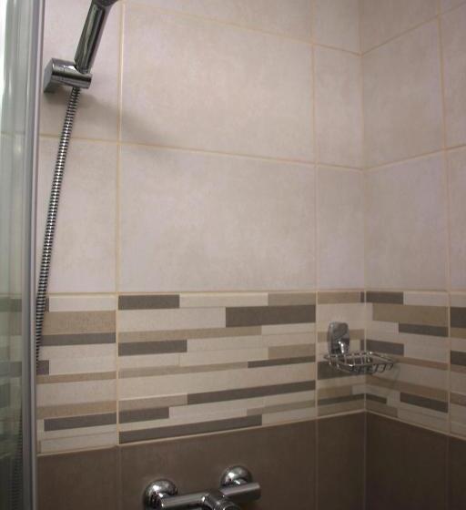 غرفة قياسية رباعية, Várfal Wellness Panzió