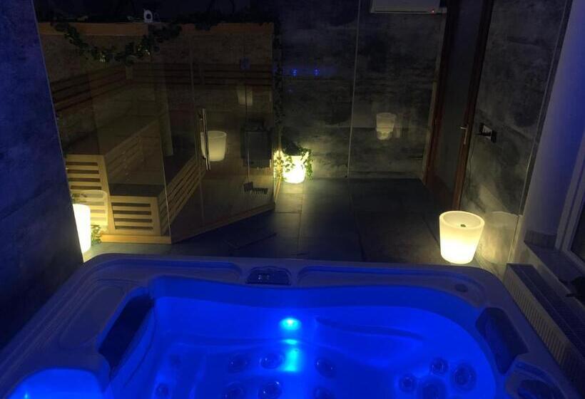Четырехместный Номер Стандарт, Várfal Wellness Panzió