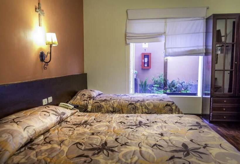 اتاق استاندارد سه نفره, Llaqta Wasi