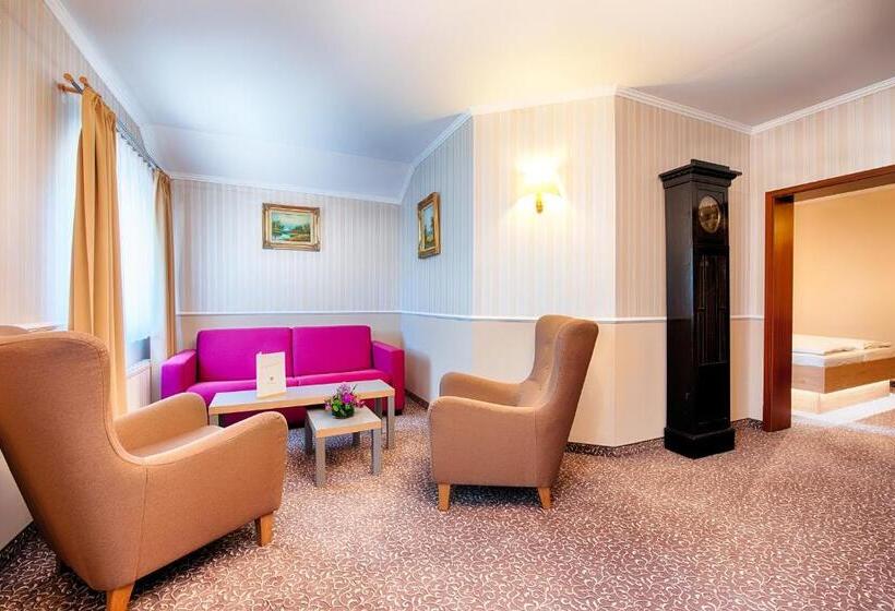 جناح, Seeschloß