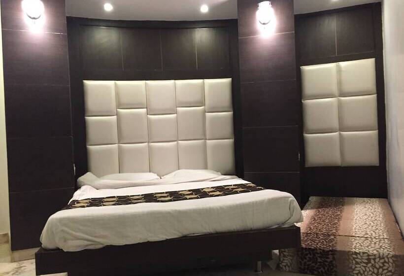 Номер Deluxe, Spot Inn