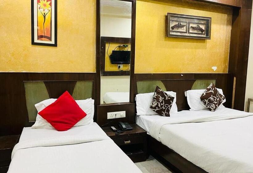 Трехместный Номер Superior, Spot Inn