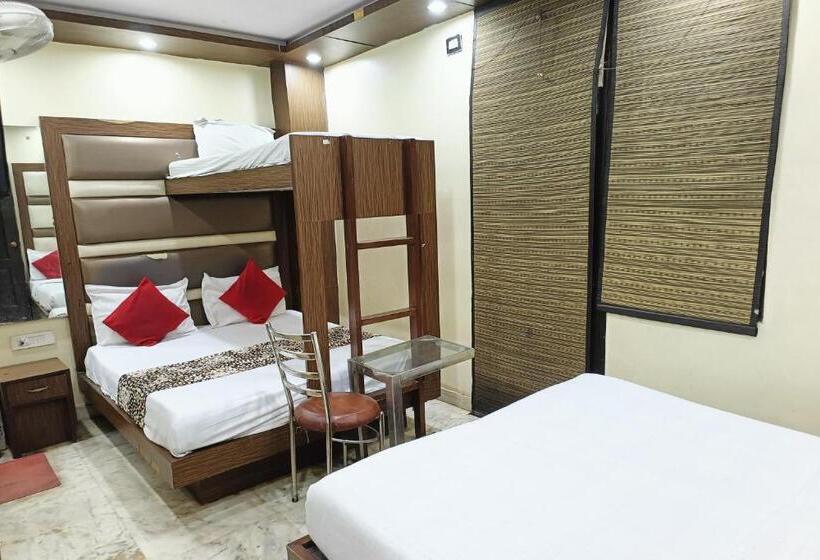 四人标准间, Spot Inn