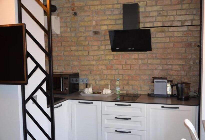 Standard-studio, Stangret