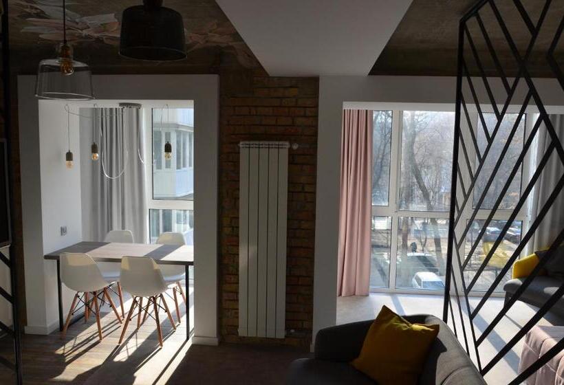 Standard-studio, Stangret