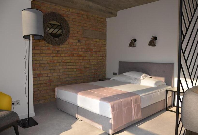 Standard-studio, Stangret