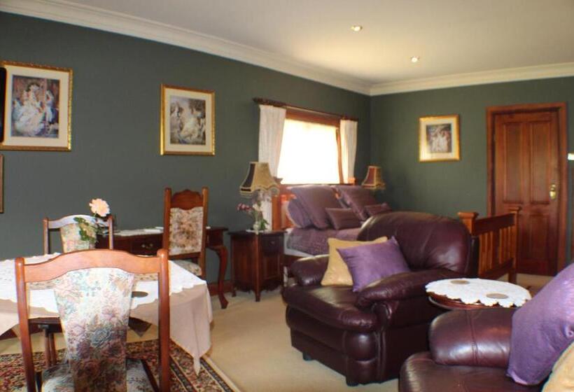 Люкс Вид на Сад, Storey Grange