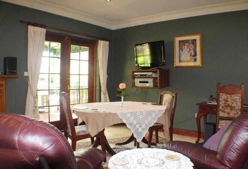 Люкс Вид на Сад, Storey Grange