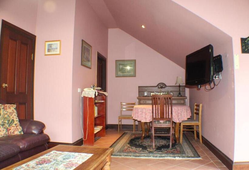 Дом 2 Спальни, Storey Grange