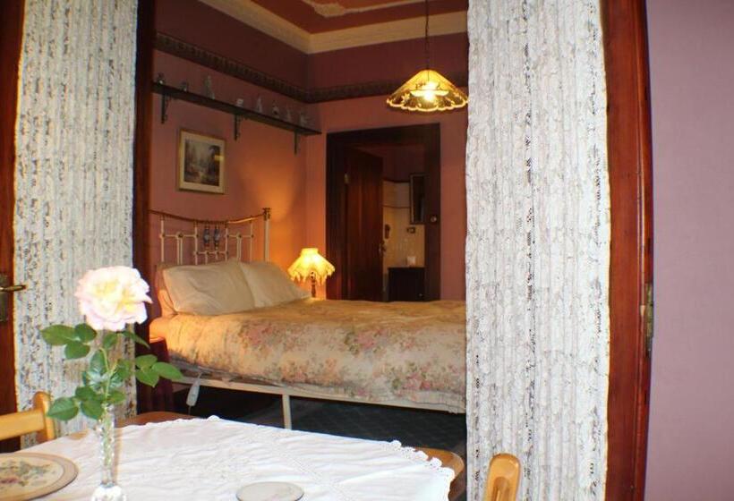 Люкс, Storey Grange