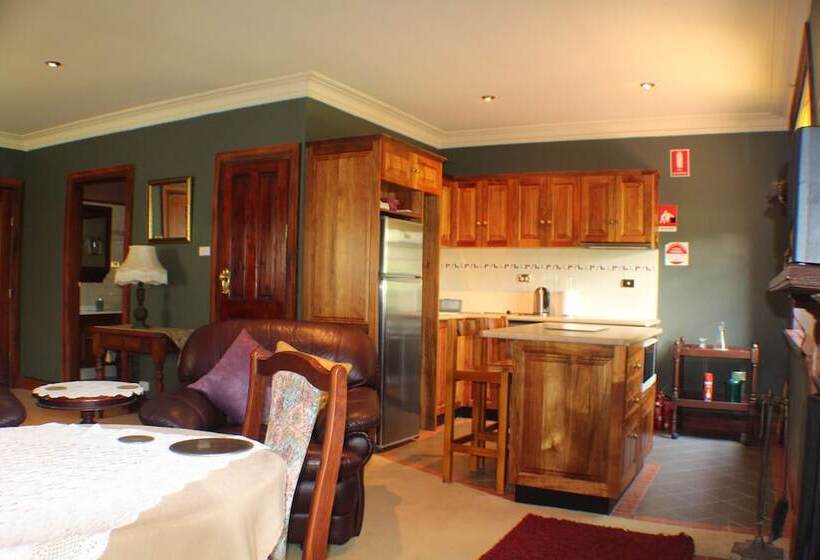 Люкс, Storey Grange