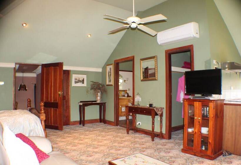 Люкс Вид на Сад, Storey Grange