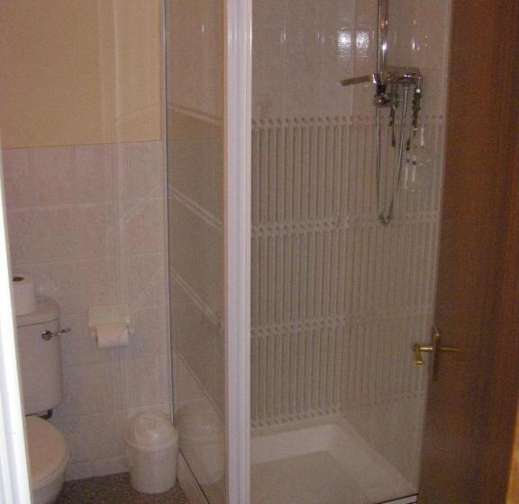 חדר סטנדרט, The Waldorf