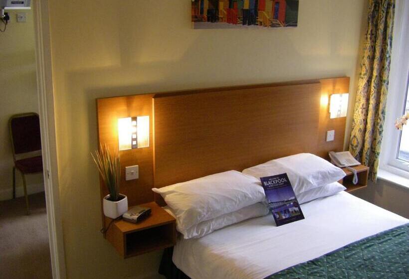 חדר משפחתי נוף לים, The Waldorf