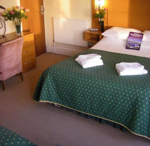 חדר משפחתי נוף לים, The Waldorf