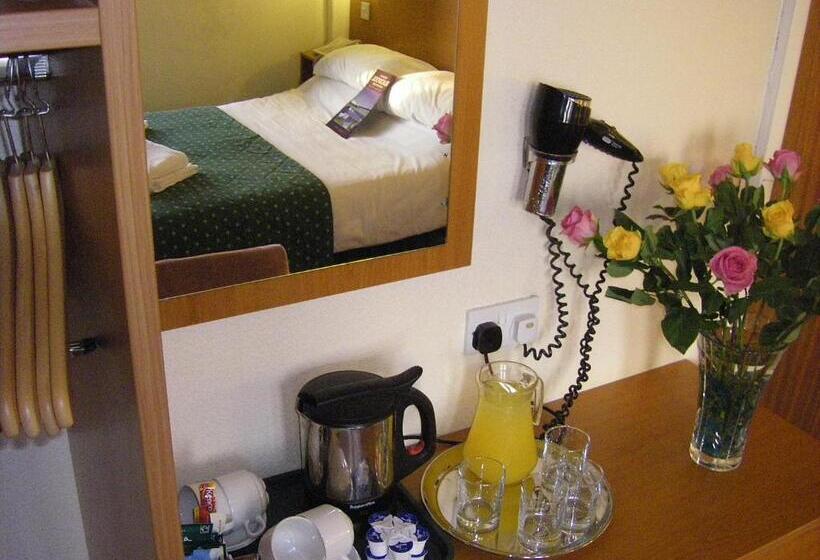 חדר סטנדרט, The Waldorf