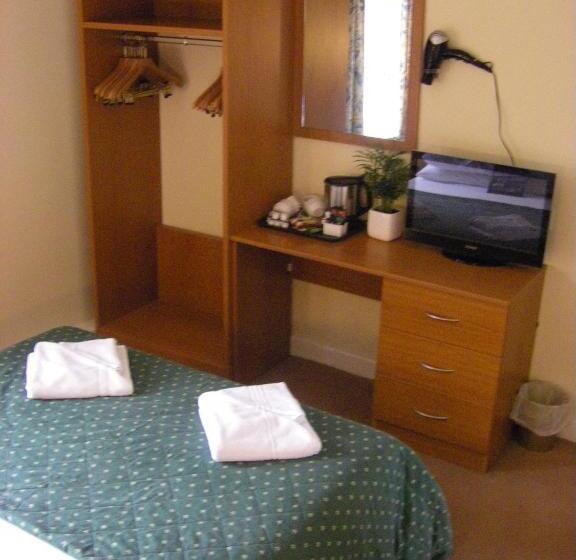 חדר משפחתי, The Waldorf