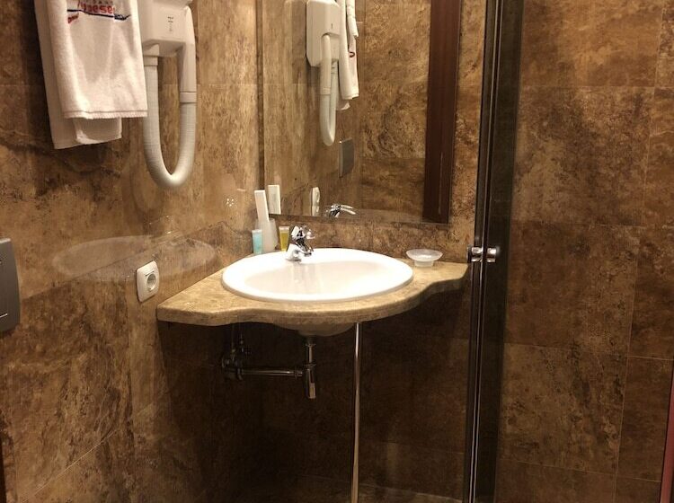 اتاق استاندارد, Jeppesen Residence