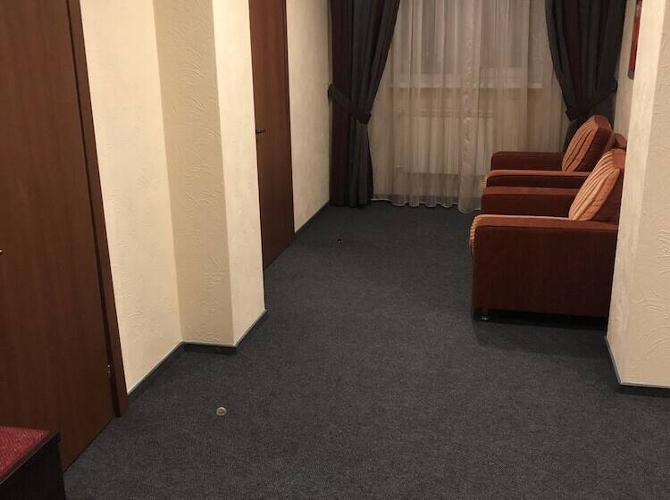 آپارتمان 1 خوابه, Jeppesen Residence