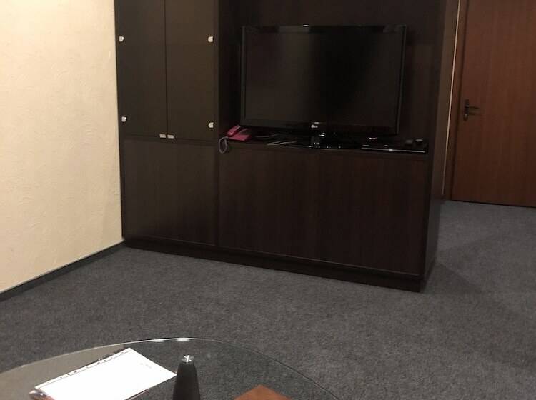 آپارتمان 1 خوابه, Jeppesen Residence