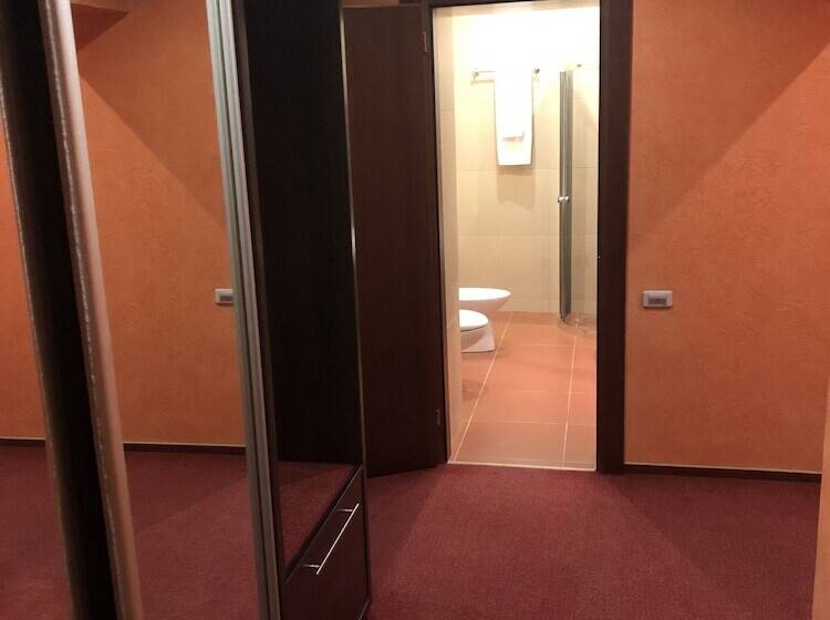 سوییت, Jeppesen Residence