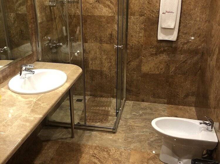 سوییت, Jeppesen Residence