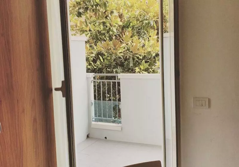 استودیوی استاندارد, Lugano Residence