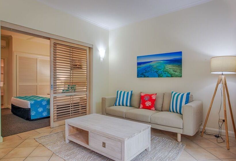 １ベッドルームアパートメント, Macrossan House