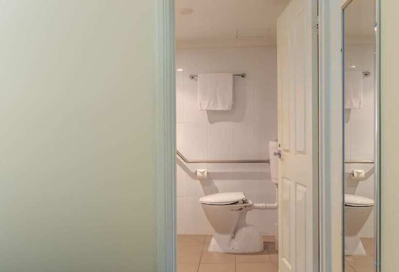 １ベッドルームアパートメント, Macrossan House