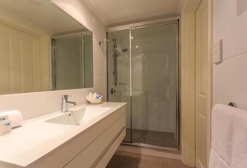 １ベッドルームアパートメント, Macrossan House