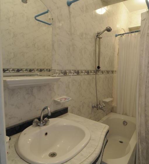 اتاق استاندارد سه نفره, Nile Valley