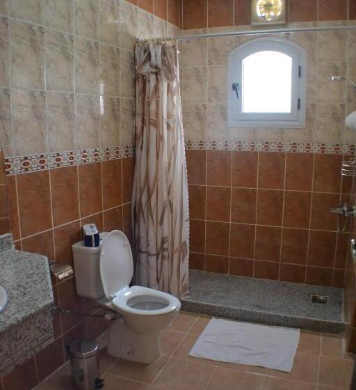 اتاق استاندارد سه نفره, Nile Valley