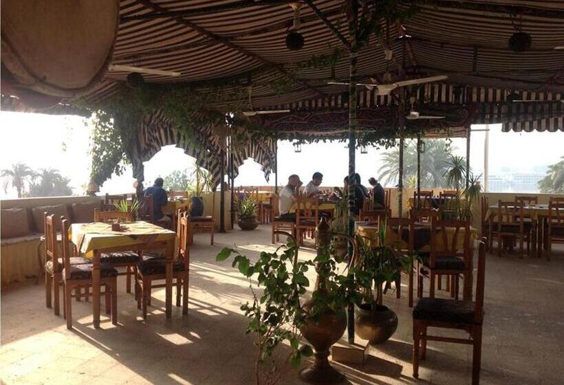 اتاق استاندارد سه نفره, Nile Valley