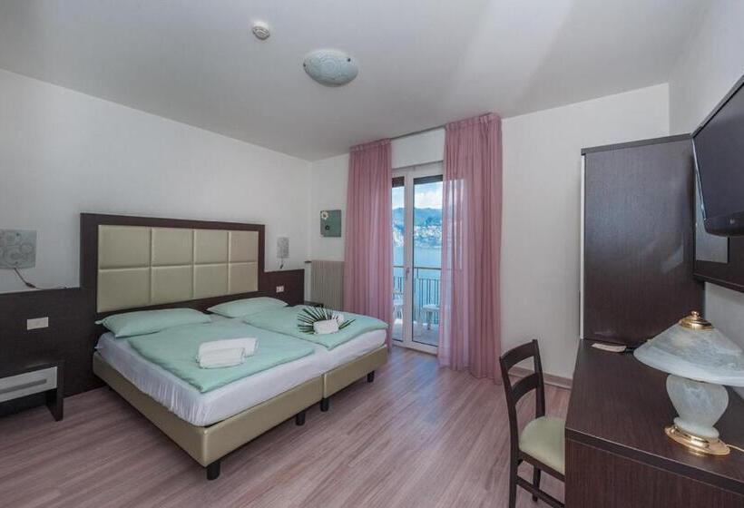 Номер Стандарт Вид на Озеро, Villa Carmen