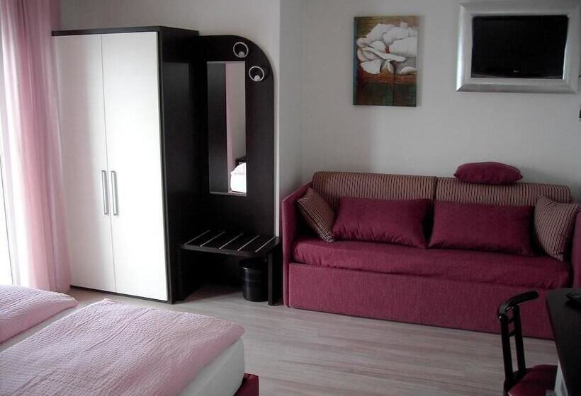 Номер Стандарт Вид на Озеро, Villa Carmen