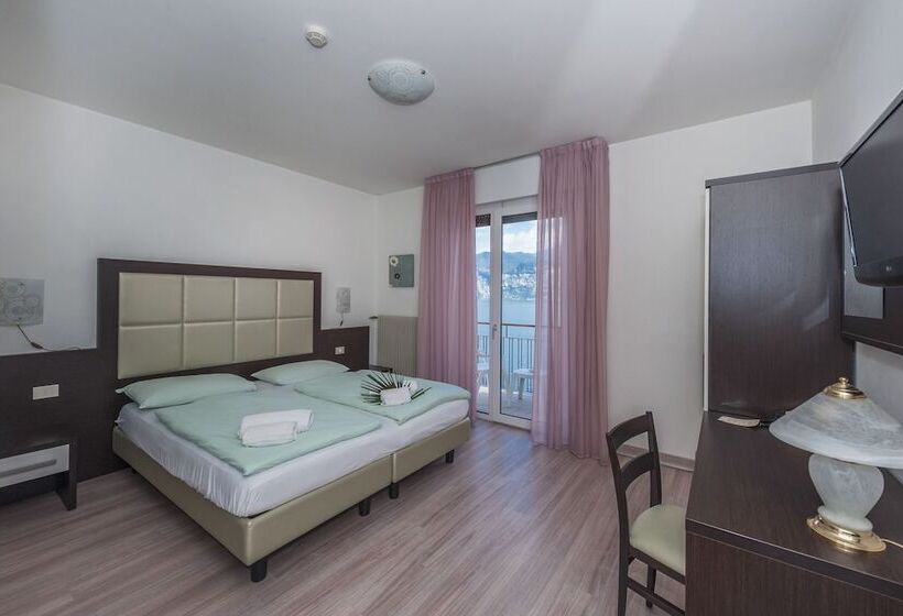 Номер Стандарт Вид на Озеро, Villa Carmen