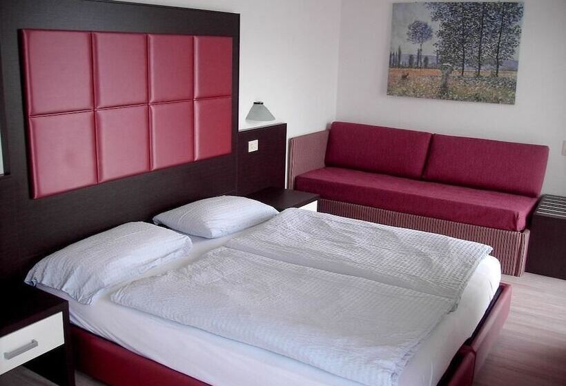 Superior room with lake view, Villa Carmen