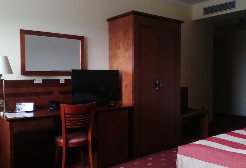 Quarto Estandar, Villa
