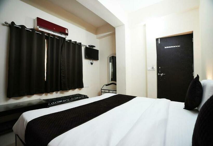 Номер Deluxe, Lotus Inn Near Udaipur City Railway Station